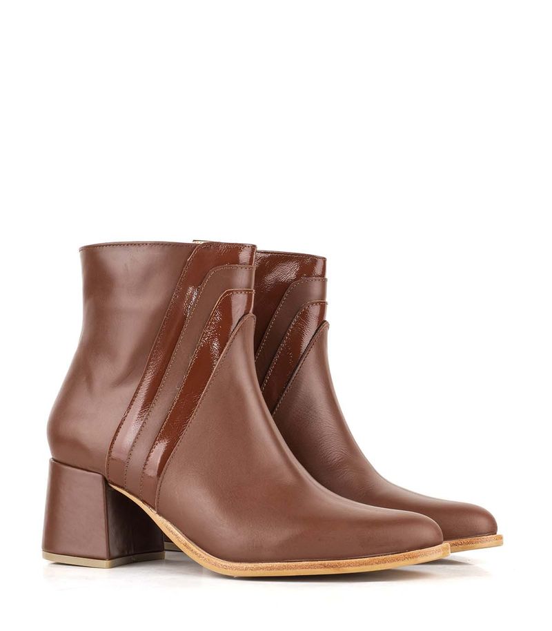 Botas-cortas-de-vestir-en-cuero-y-charol-suela.jpg