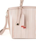 Cartera-simil-cuero-nude-con-textura-plisada-y-correa-desmontable.jpg