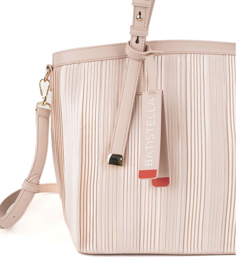 Cartera-simil-cuero-nude-con-textura-plisada-y-correa-desmontable.jpg