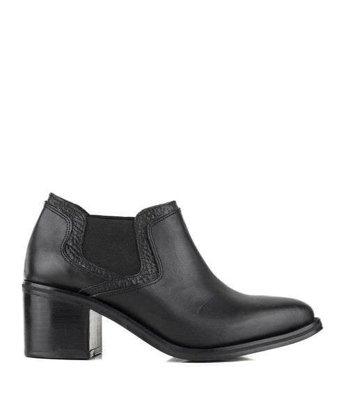 Botinetas en cuero negro con elastico