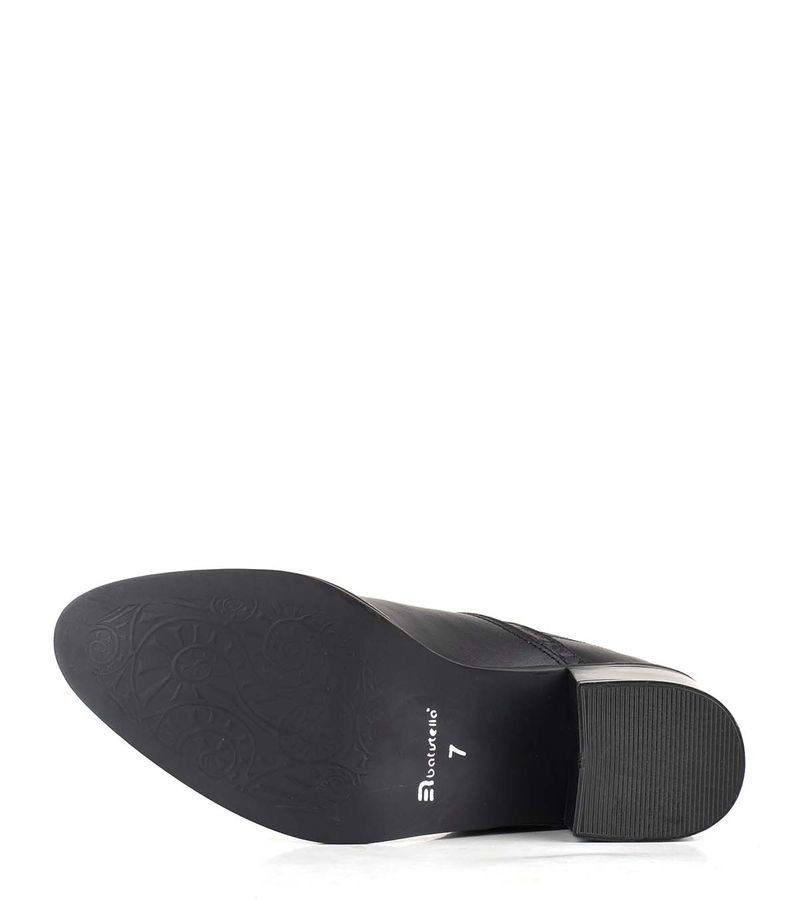 Botinetas-en-cuero-negro-con-elastico.jpg