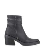Botas-caña-media-con-tiras-en-cuero-negro.jpg