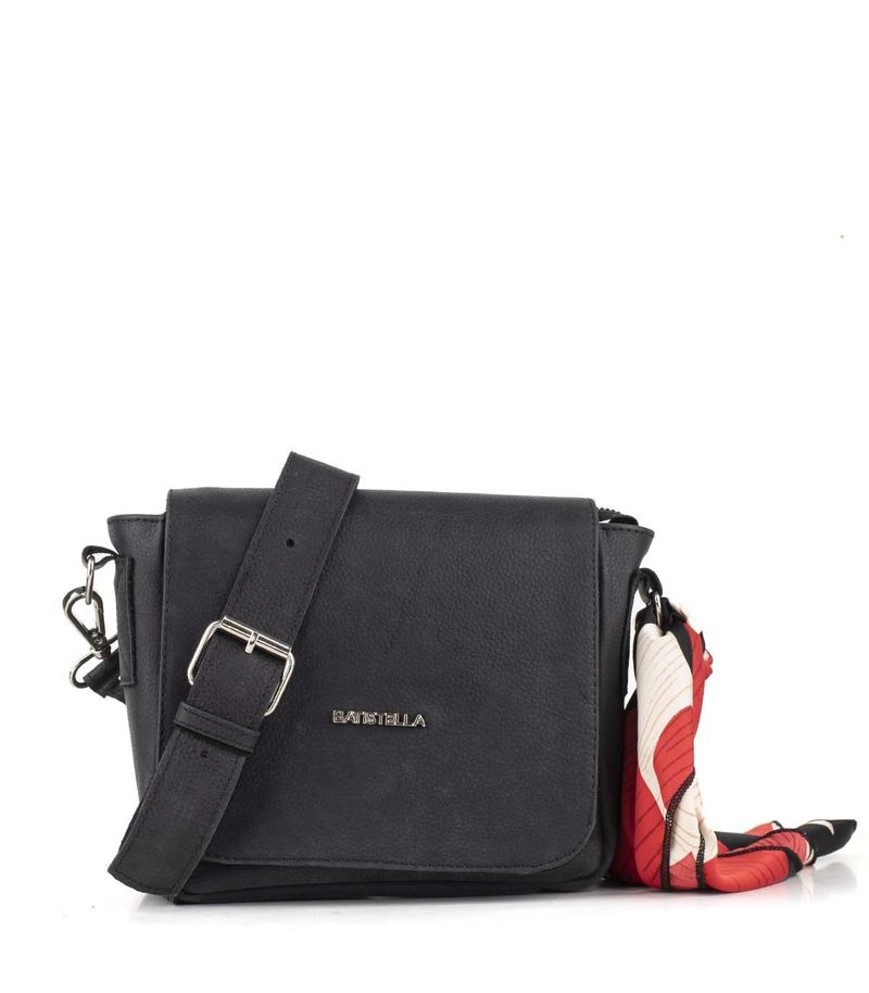 Bandolera-de-cuero-en-negro-con-pañuelo.jpg