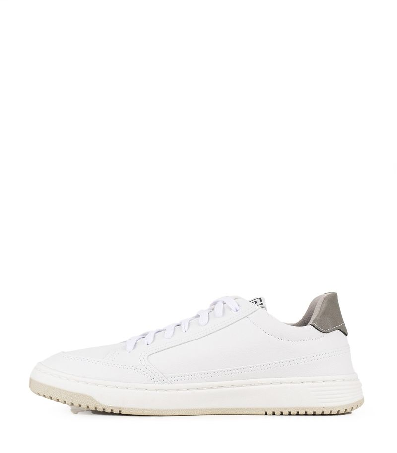Zapatillas-urbanas-simil-cuero-en-blanco-combinado.jpg