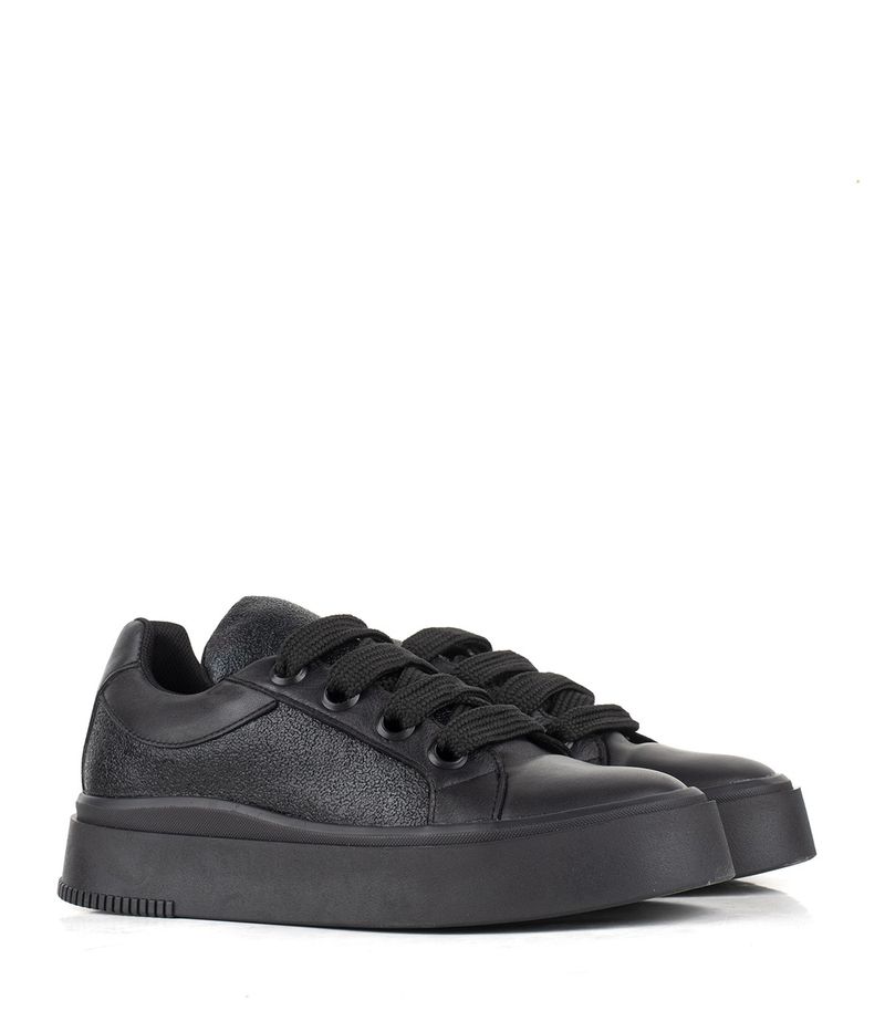 Zapatillas-urbanas-clasicas-de-cuero-negro.jpg