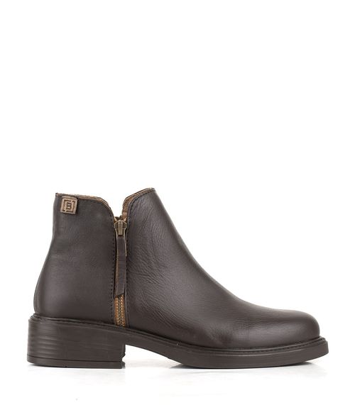 Bota corta de cuero chocolate con doble cierre