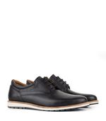 Zapatos-urbanos-en-cuero-negro-con-cordones.jpg