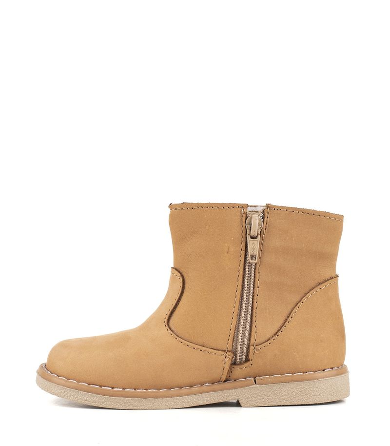 Botas-cortas-en-cuero-maiz-con-flor.jpg