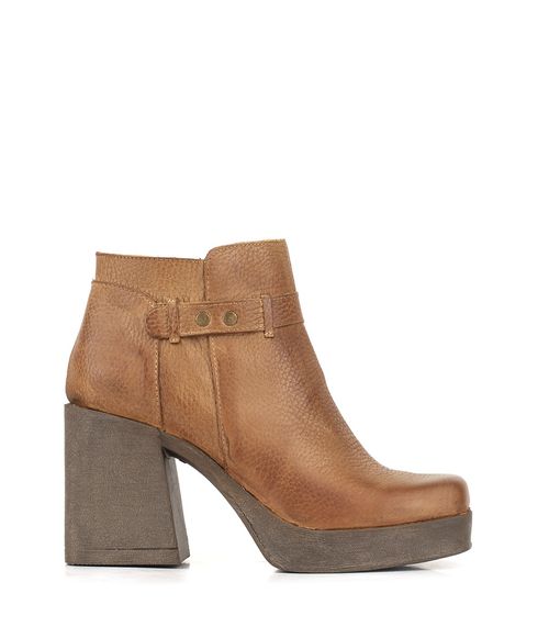 Botas cortas con taco en cuero suela