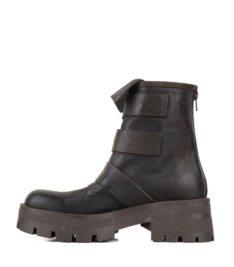 Botas-cortas-de-cuero-chocolate-con-hebillas-y-plataforma.jpg