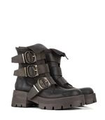 Botas-cortas-de-cuero-chocolate-con-hebillas-y-plataforma.jpg