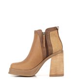 Botas-cortas-de-cuero-en-suela-con-plataforma.jpg
