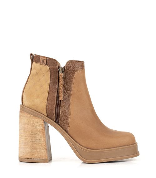 Botas cortas de cuero en suela con plataforma