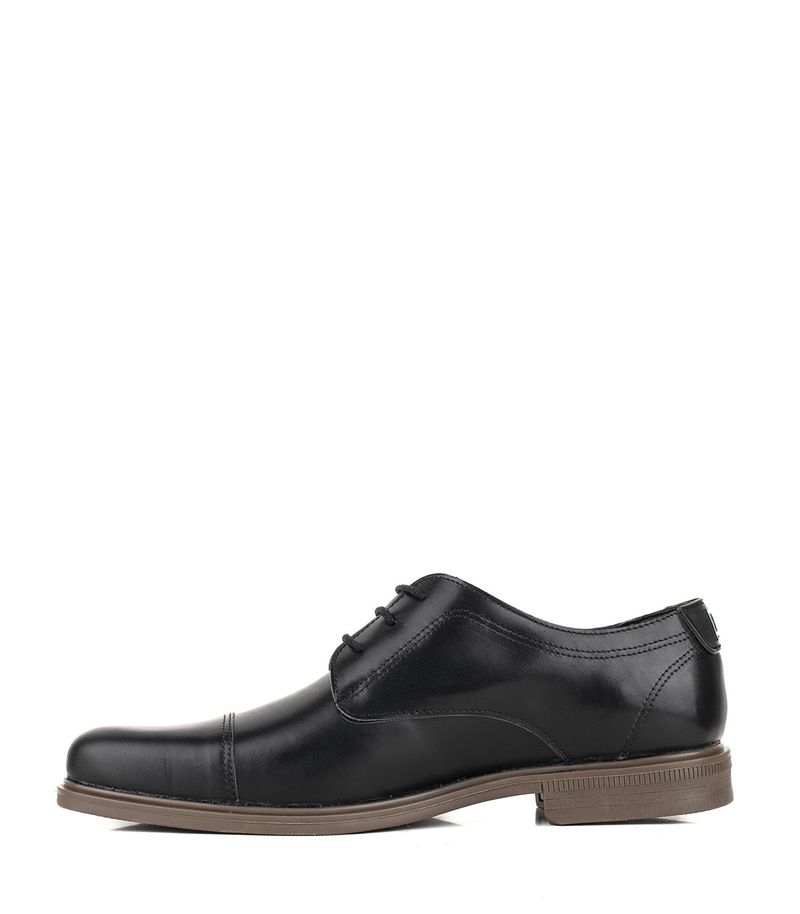 Zapatos-de-hombre-en-cuero-con-puntera-y-base-marron.jpg