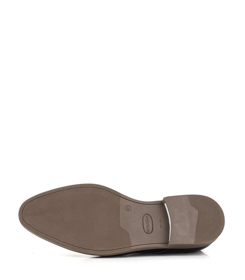 Zapatos-de-hombre-en-cuero-con-puntera-y-base-marron.jpg