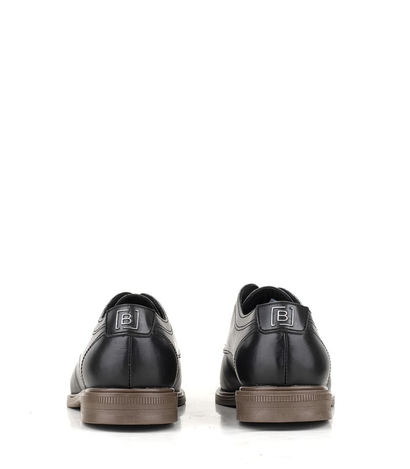 Zapatos-de-hombre-en-cuero-con-puntera-y-base-marron.jpg