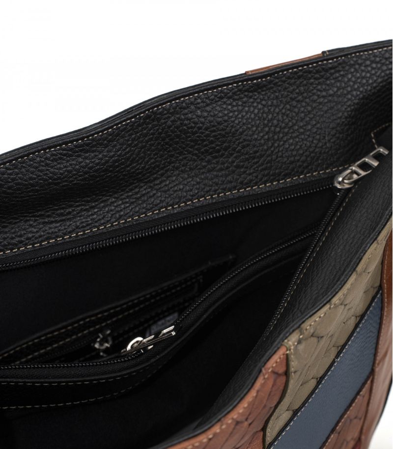 Cartera-de-cuero-multicolor-con-diseño-tramado-en-cuadros.jpg