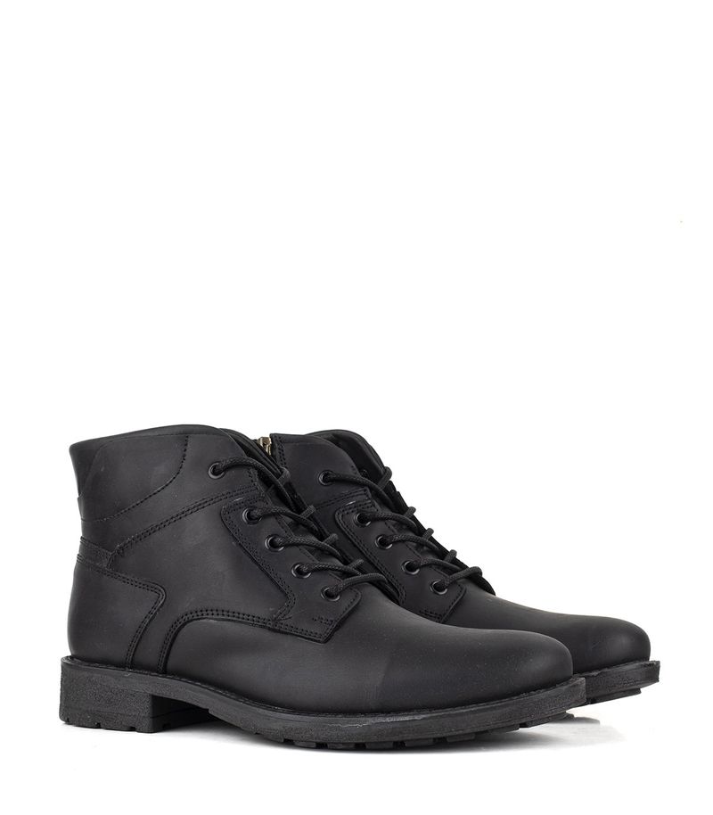 Borcego-en-cuero-negro-con-cordones-y-cierre-lateral.jpg