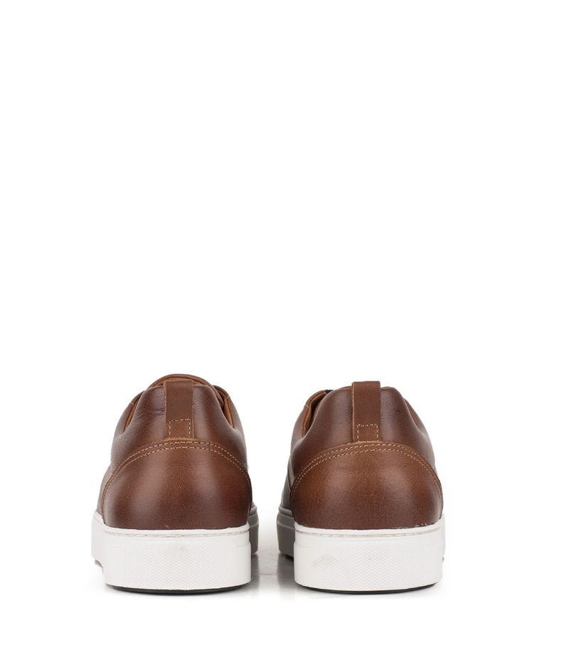 Zapatillas-urbanas-de-cuero-tostado-lisas-acordonadas.jpg