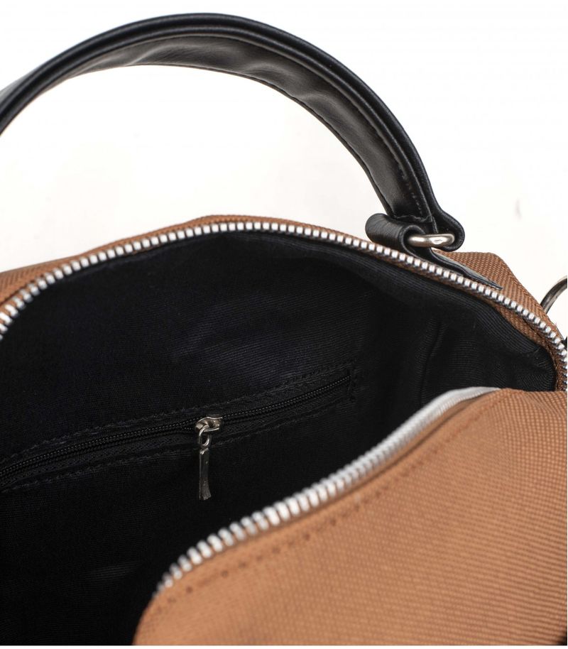 Cartera-simil-combinada-en-suela-y-negro.jpg