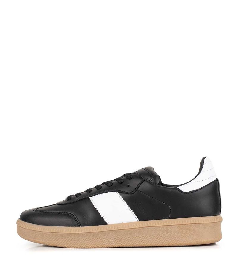 Zapatillas-urbanas-de-cuero-negro-con-base-marron.jpg