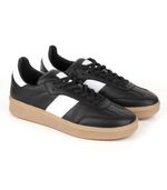 Zapatillas-urbanas-de-cuero-negro-con-base-marron.jpg