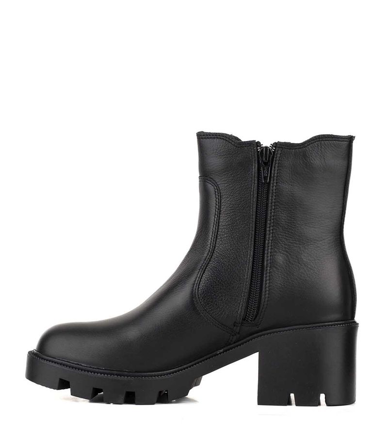 Botas-cortas-urbanas-en-cuero-negro-con-taco-y-plataforma.jpg