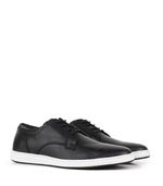 Zapato-urbano-de-cuero-negro-con-base-blanca.jpg