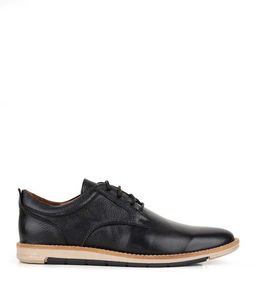 Zapatos urbanos de cuero negro con base de goma