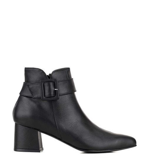 Botas de vestir en cuero negro con taco forrado y hebilla