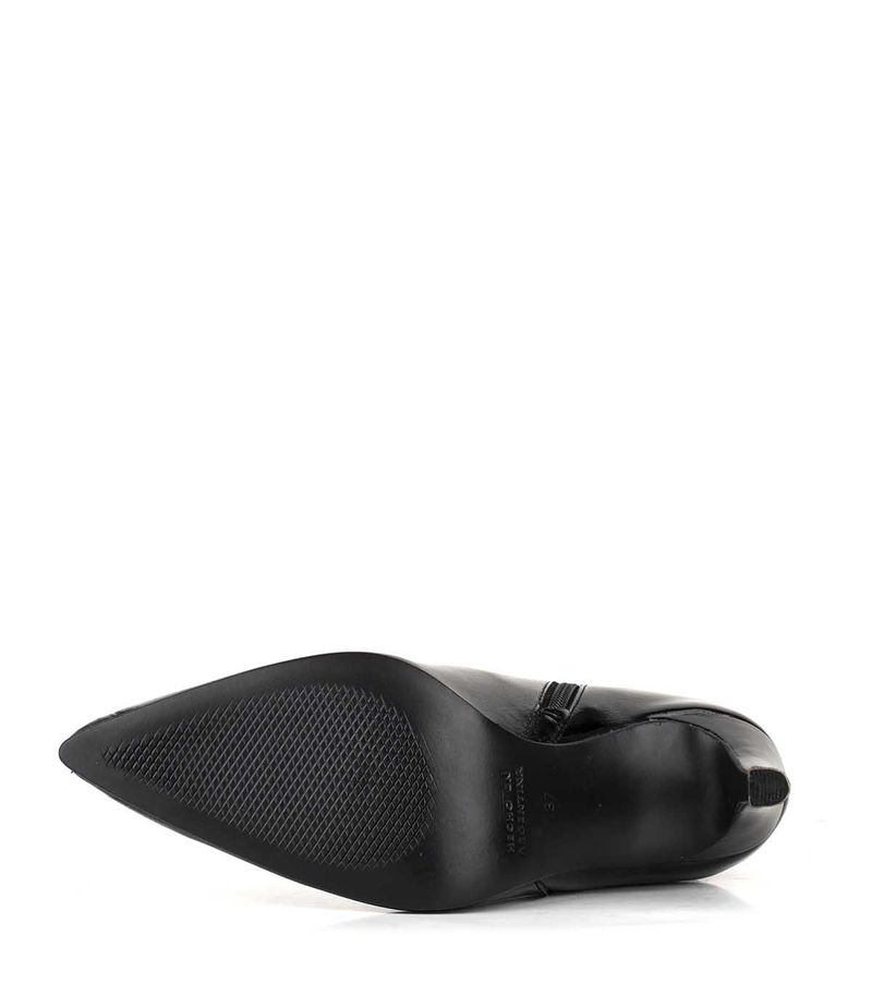 Botas-de-vestir-taco-fino-en-charol-negro-con-herraje-de-strass.jpg