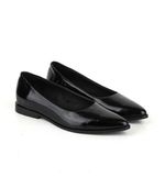 Zapatos-planos-de-mujer-en-charol-negro.jpg