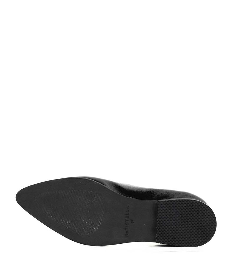 Zapatos-planos-de-mujer-en-charol-negro.jpg