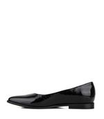 Zapatos-planos-de-mujer-en-charol-negro.jpg