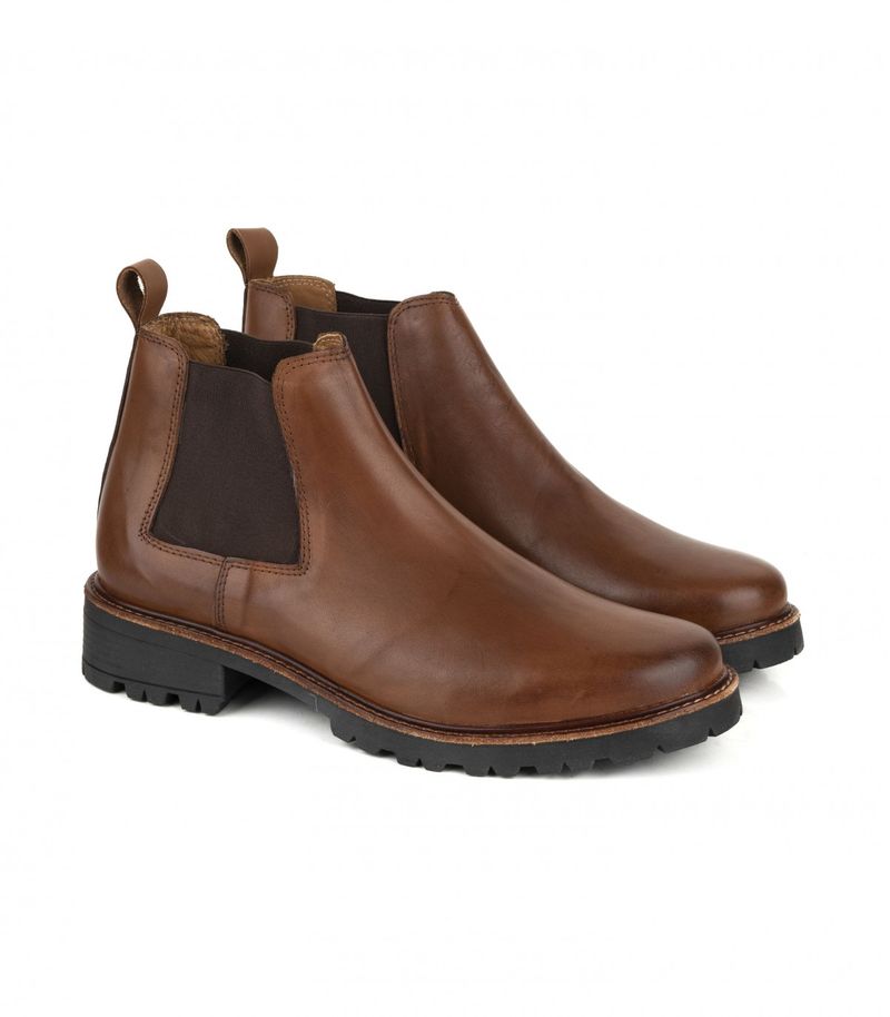 Botas-clasicas-con-elasticos-de-cuero-cognac.jpg