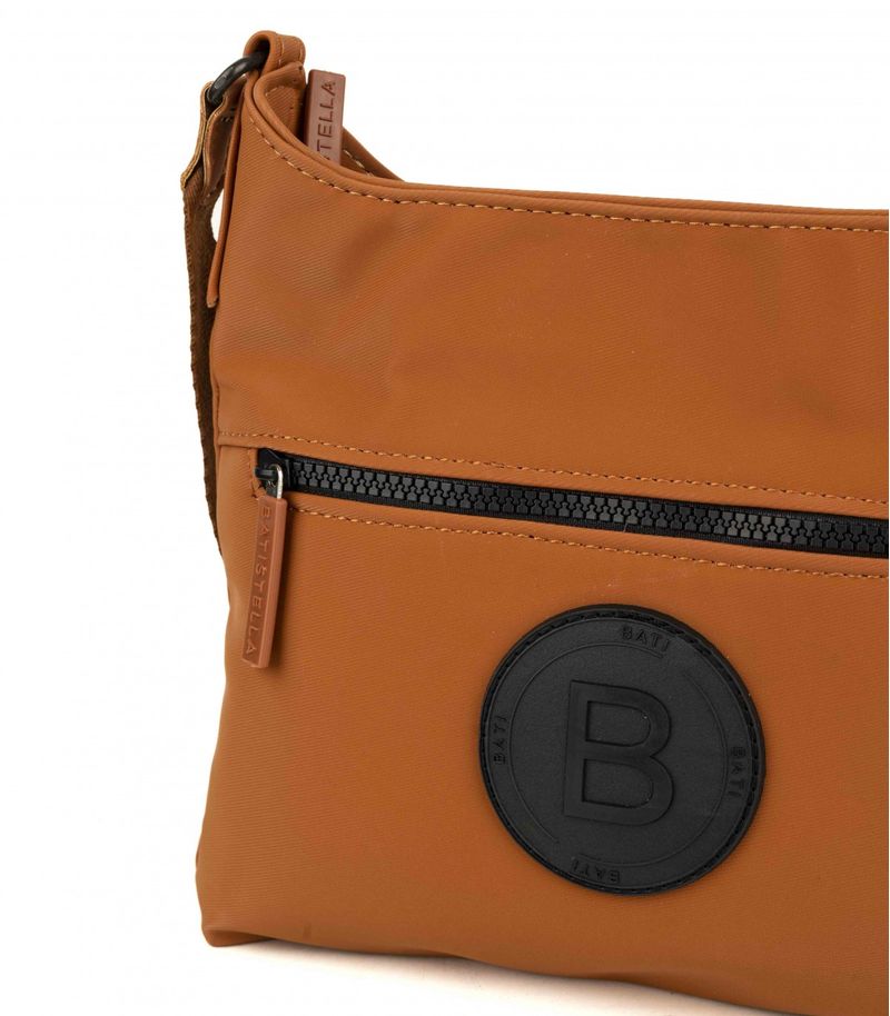 Bandolera-de-tela-engomada-simil-cuero-suela-con-bolsillo-frontal.jpg