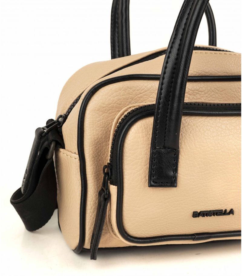 Bandolera-simil-cuero-beige-con-manijas-y-correa-regulable.jpg