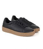 Zapatillas-urbanas-de-cuero-negro-con-base-marron.jpg
