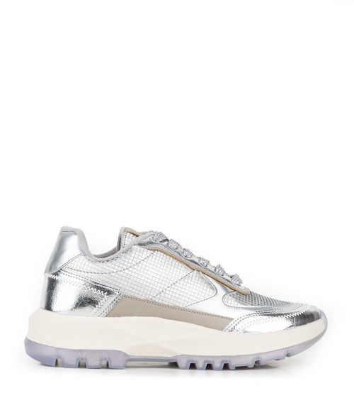 Zapatillas urbanas simil cuero plata metalizado