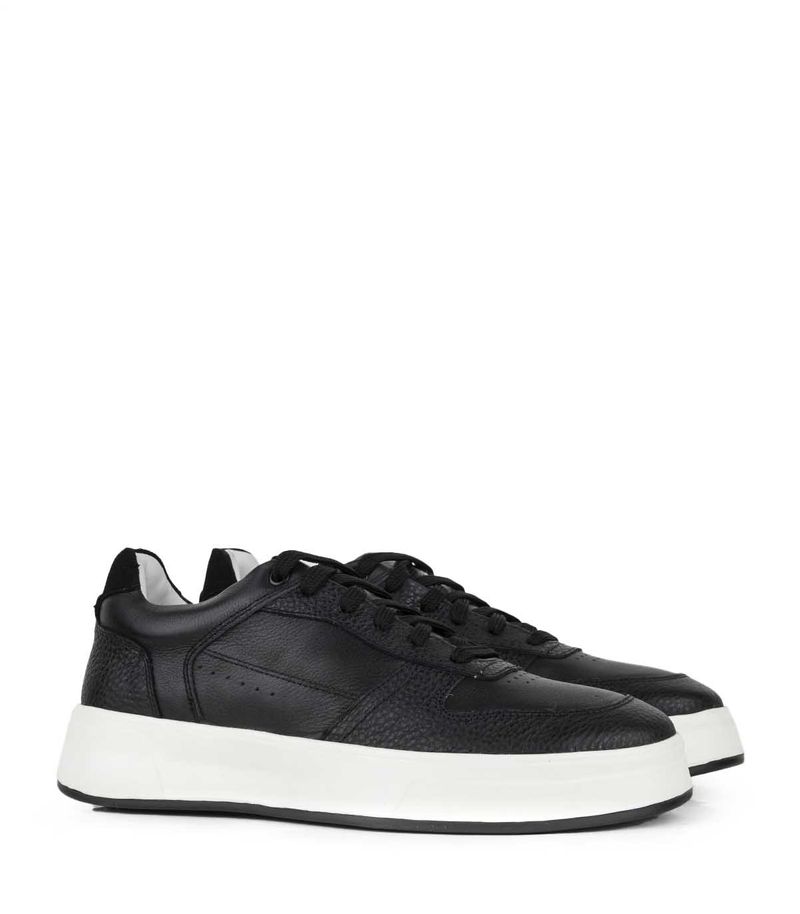 Zapatillas-urbanas-de-cuero-negro.jpg