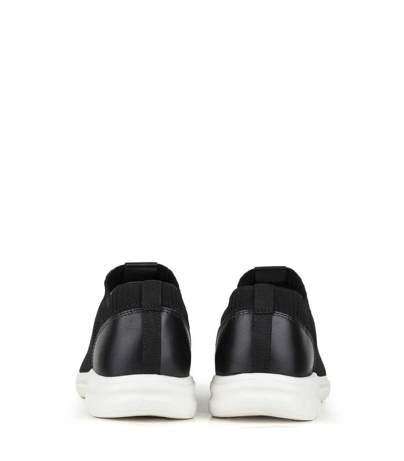 Zapatillas-sin-cordones-de-tela-elastizada-en-negro.jpg
