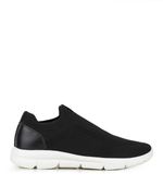 Zapatillas-sin-cordones-de-tela-elastizada-en-negro.jpg