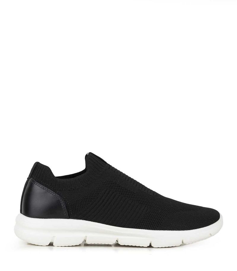 Zapatillas-sin-cordones-de-tela-elastizada-en-negro.jpg