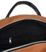 Mochila-de-tela-semi-impermeable-en-suela.jpg