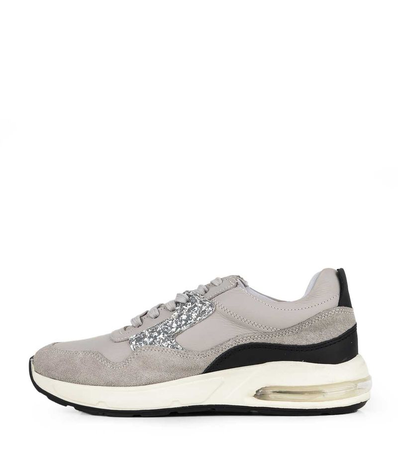 Zapatillas-urbanas-de-cuero-y-gamuza-gris-con-camara-de-aire.jpg