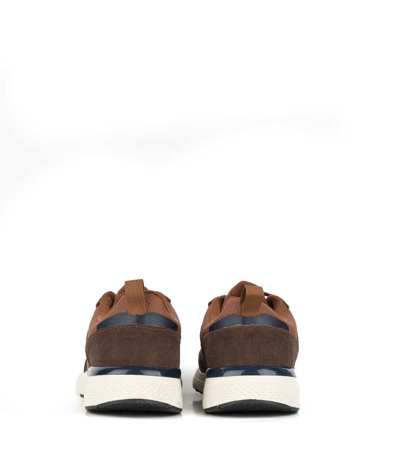 Zapatillas-urbanas-con-recortes-de-simil-en-caramelo.jpg