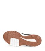 Zapatillas-urbanas-con-recortes-de-simil-en-negro.jpg