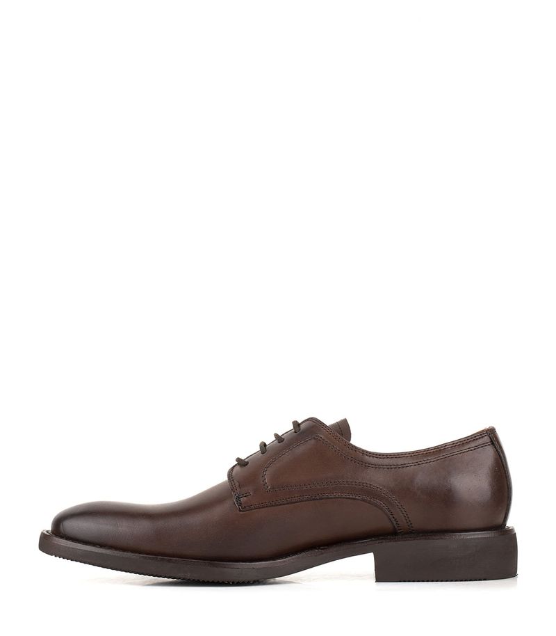 Zapato-de-vestir-en-cuero-marron-con-base-cocida.jpg
