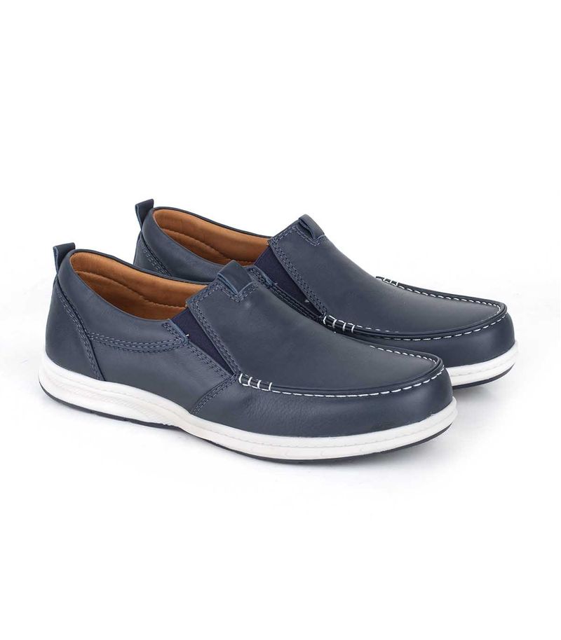 Mocasines-nauticos-de-cuero-azul-con-base-de-goma-cocida.jpg