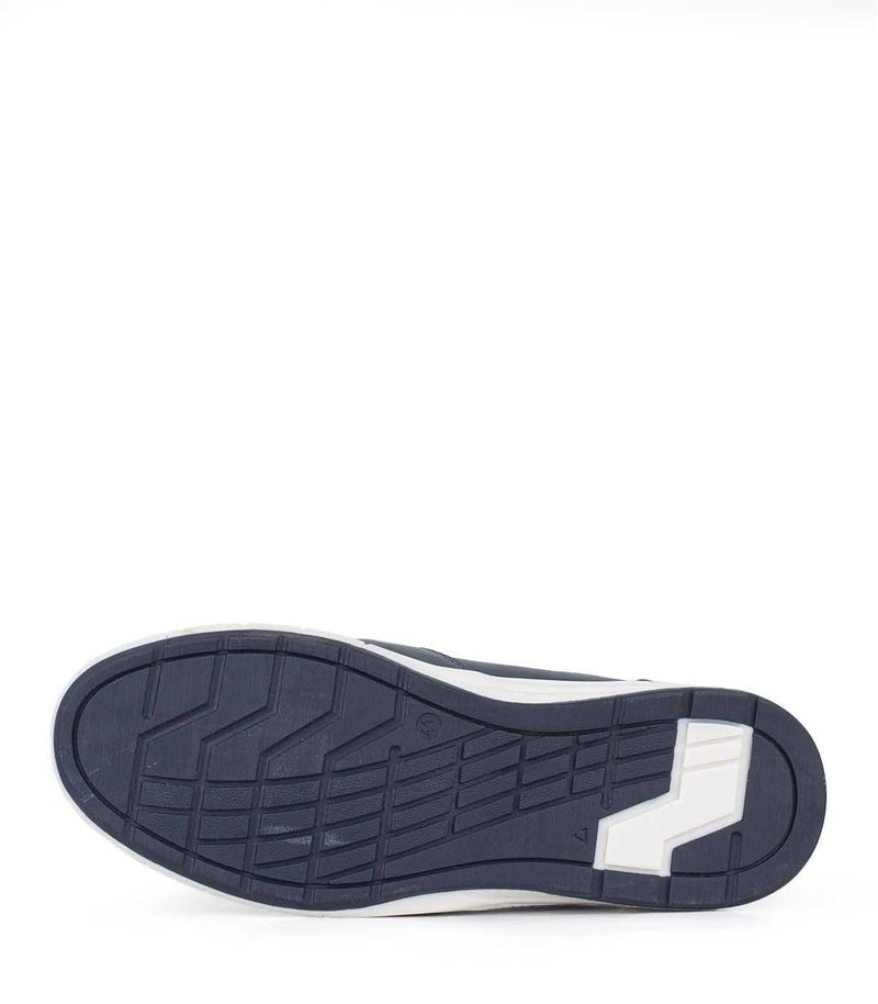 Mocasines-nauticos-de-cuero-azul-con-base-de-goma-cocida.jpg